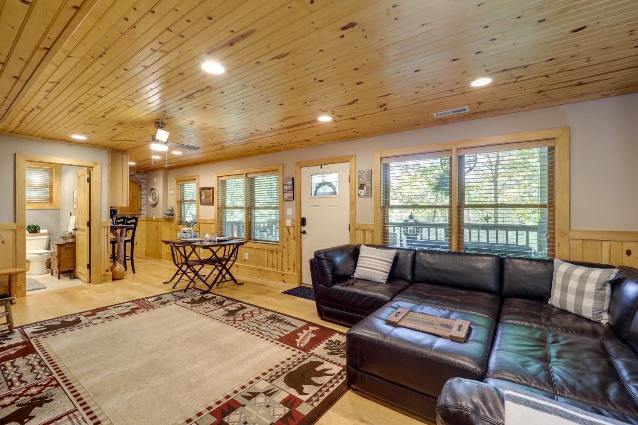 West Jefferson Vacation Rental Near River Екстериор снимка